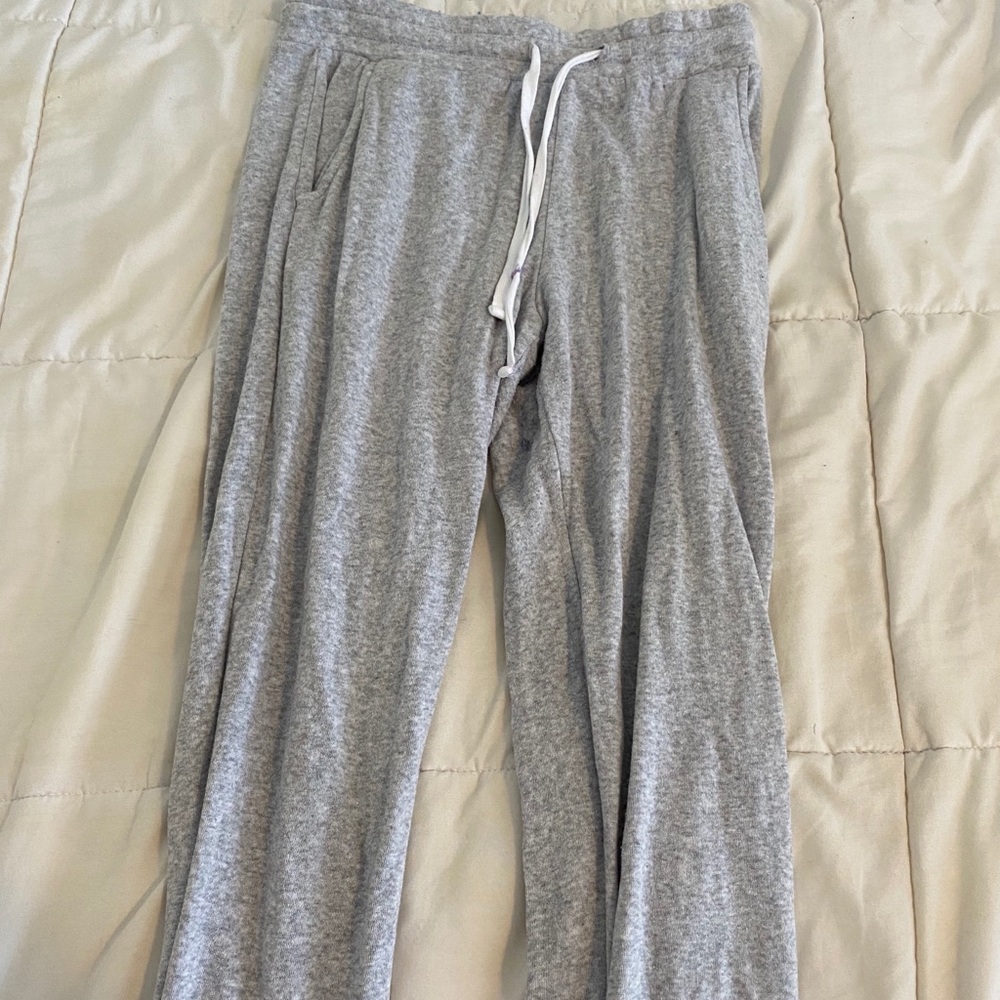 grey sweatpants!